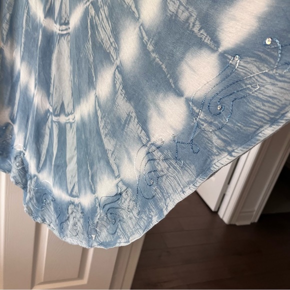 Beautiful Alina’s Exclusive sleeveless dress, size M, new with tags. - Picture 4 of 4